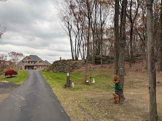 27 Holley Ln, Prospect, CT 06712