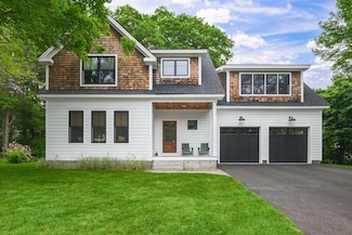 59 Underwood Rd, Falmouth, ME 04105