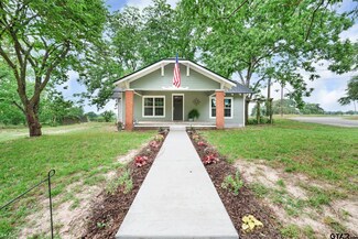 913 Church St, Winnsboro, TX 75494
