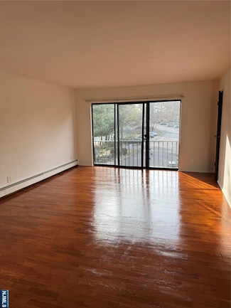 232 Collignon Way Unit 1B, River Vale, NJ 07675
