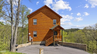 1106 N Trail Dr, Sevierville, TN 37862