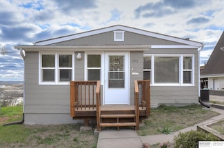 1915 S 2nd St, Omaha, NE 68108