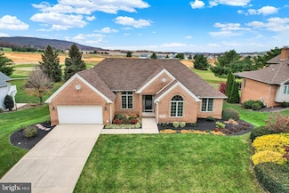 6788 Saint Annes Dr, Fayetteville, PA 17222