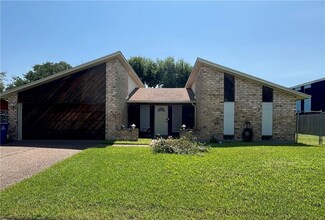 1402 Seville Dr, Portland, TX 78374