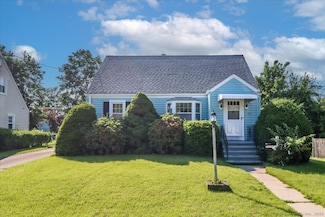 185 Hooker Rd, Bridgeport, CT 06610