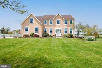 16 Two Penny Run W, Pilesgrove, NJ 08098