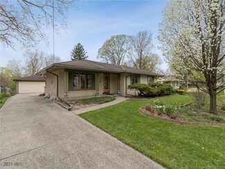 6610 Lincoln Ave, Windsor Heights, IA 50324