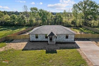 256 Private Dr, Henderson, TX 75654