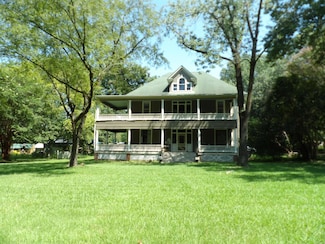 738 N Bailey St, Monticello, AR 71655