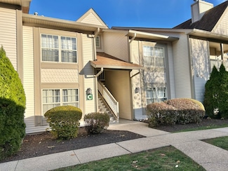 33 Langdon Ct Unit C202, Berlin, CT 06037