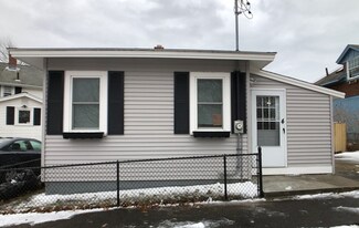 4 West Blvd, Wareham, MA 02538