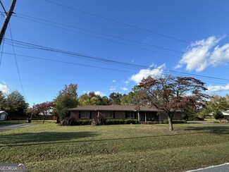 189 E Lewis St, Cochran, GA 31014