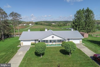 206 N 10th St, Oakland, MD 21550