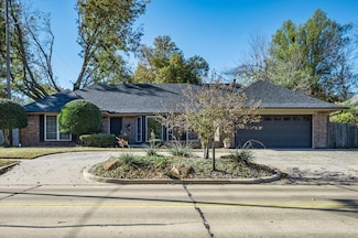 2704 S Berry Rd, Norman, OK 73072