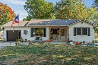 503 SW Locust St, Oak Grove, MO 64075
