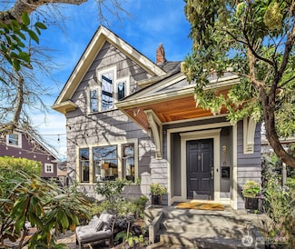 2016 E Republican St, Seattle, WA 98112