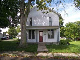 206 S Maple St, Pierceton, IN 46562