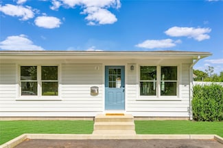 325 Montauk Hwy Unit 3, Westhampton Beach, NY 11978