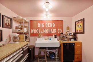 208 S 2nd St, Alpine, TX 79830