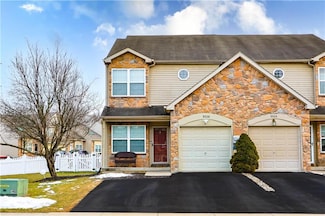 5520 Stonecroft Ln, Allentown, PA 18106