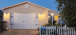482 Hildalgo Dr, Lady Lake, FL 32159