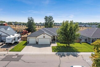 1547 NE Idarock St, Mountain Home, ID 83647