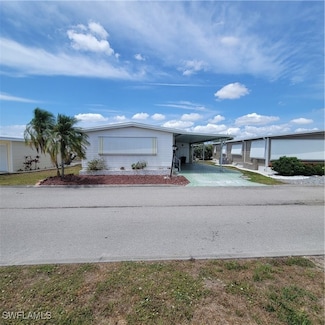 573 Hogan Dr, North Fort Myers, FL 33903