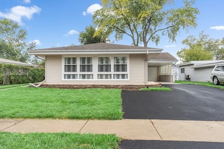 388 Nancy Ln, Wheeling, IL 60090