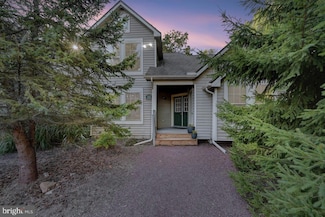 179 Hawthorne Ct, Tannersville, PA 18372