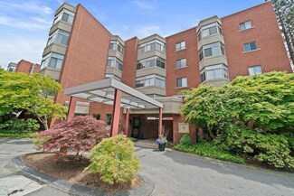 99 Florence St Unit 402B, Chestnut Hill, MA 02467
