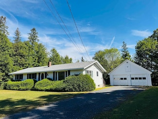 225 Lyndon Heights Dr, Lyndonville, VT 05851
