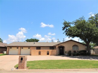 2902 Robertson Dr, Abilene, TX 79606