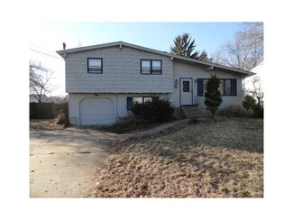 85 Kerri Lyn Rd, Warwick, RI 02889