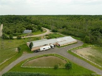 7452 Southwestern Blvd, Derby, NY 14047