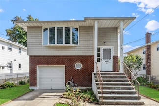 32 Madison Ave, Franklin Square, NY 11010