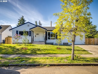 11312 NE Davis St, Portland, OR 97220