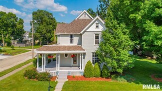 302 S Franklin St, Toulon, IL 61483