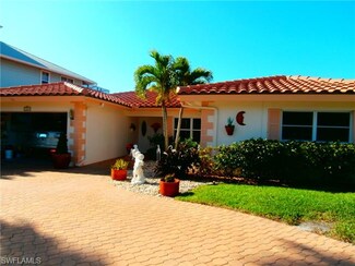 122 Tahiti Cir, Naples, FL 34113