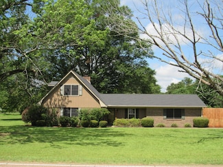 43 Mill Rd, Columbus, MS 39702