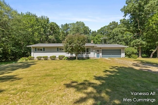 8233 Johnson Rd, Belding, MI 48809