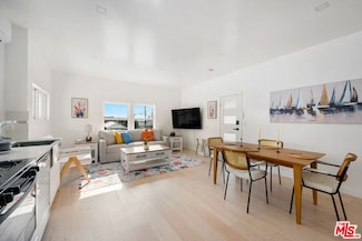 117 W Channel Rd Unit 117, Santa Monica, CA 90402