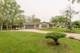 N10W23564 Robinhood Ct, Waukesha, WI 53188