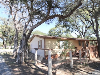12095 Park Road 37 Unit B, Lakehills, TX 78063