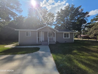 811 Lewis St, Montezuma, GA 31063