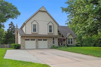 620 S Hickory Trail, Lansing, KS 66043