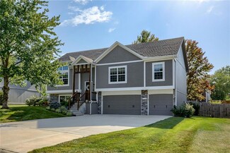 5320 NE Scenic Dr, Lees Summit, MO 64064