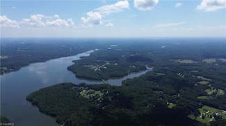 2800 Brookledge Ct, Browns Summit, NC 27214
