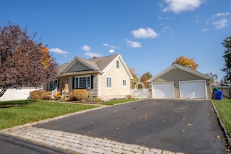 17 Saint Thomas St, Enfield, CT 06082