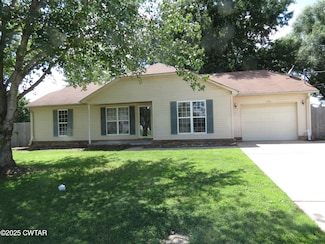 965 Sir Lionel St, Dyersburg, TN 38024