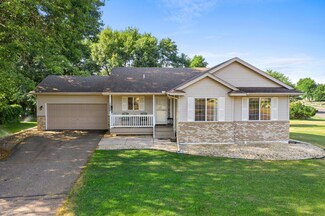 1520 33rd Ct SW, Cambridge, MN 55008
